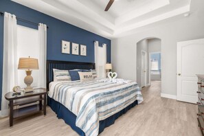 5 bedrooms, iron/ironing board, free WiFi, bed sheets