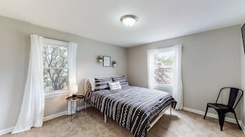 3 bedrooms, iron/ironing board, travel crib, free WiFi