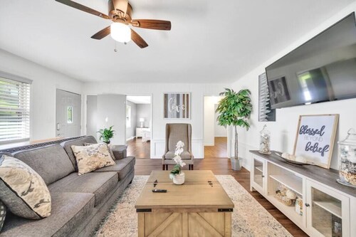 Cozy 4bedroom Bungalow in Davidson  Sleeps 10