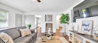 Cozy 4bedroom Bungalow in Davidson  Sleeps 10