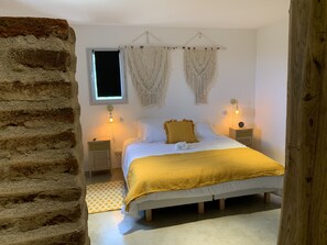 4 bedrooms, in-room safe, iron/ironing board, travel cot