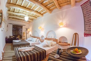 Traditional Room | 1 bedroom, free cribs/infant beds, free WiFi - hotel Dar ahlam dades (Ait Sedrate Jbel El Soufla)