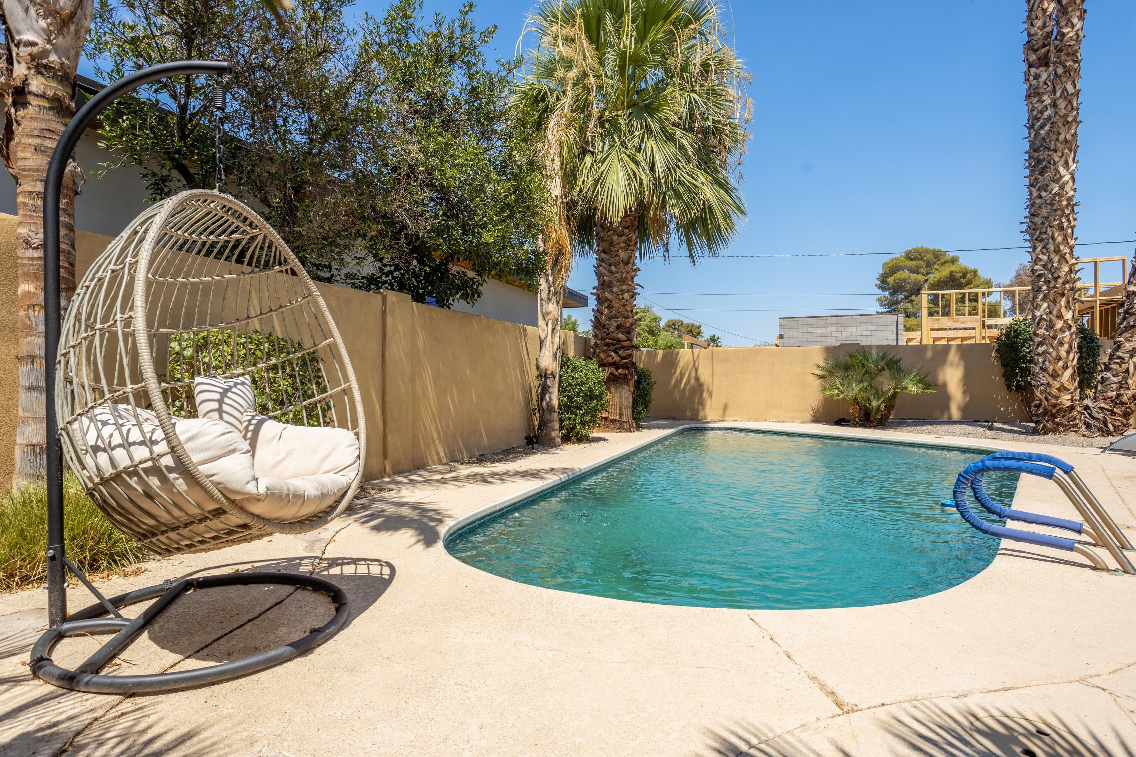 Casa Pasadena~ Walk 2 Oldtown! New Charming home in Paradise Valley with private pool!