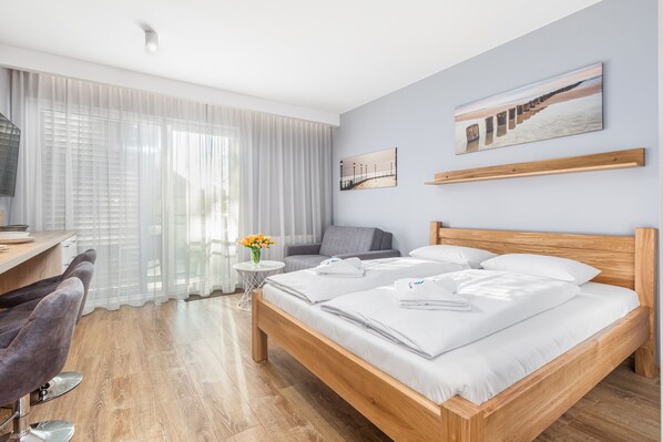 Studio, Balkon | Wohnbereich