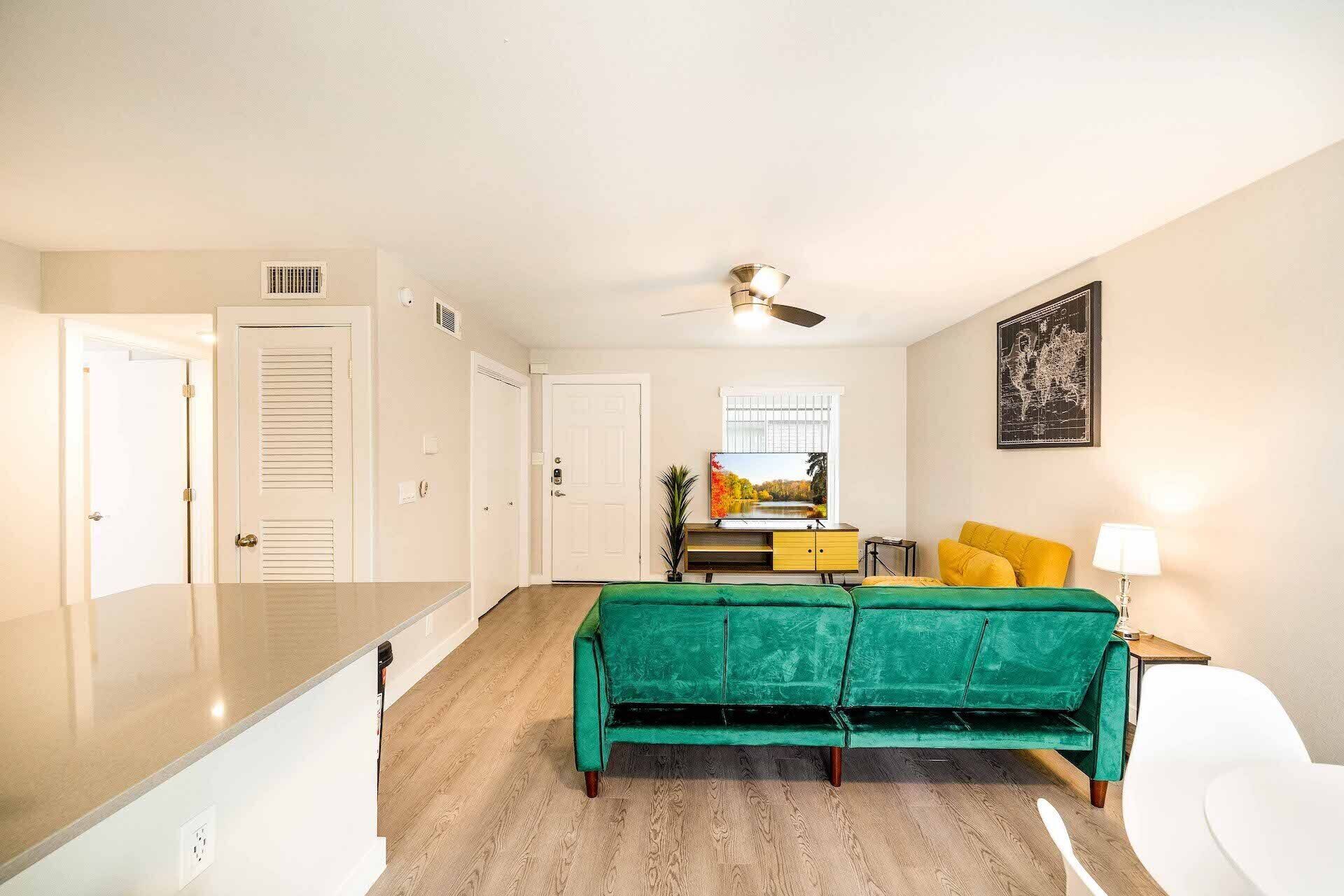 Stylish 1BR Near UT | Mueller | Evonify