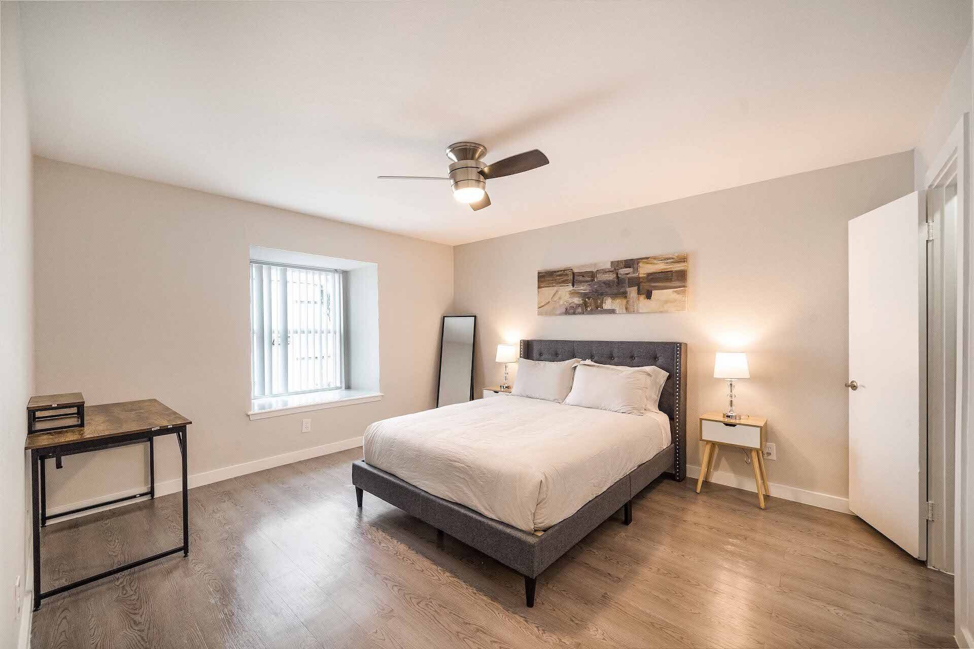 Stylish 1BR Near UT | Mueller | Evonify