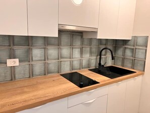 Microwave, paper towels - Charming studio  (Kaštel Sucurac)