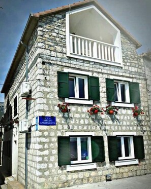 Exterior detail - Charming studio  (Kaštel Sucurac)