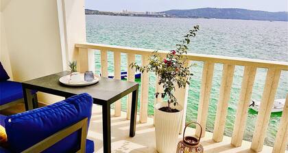 Apartment mit Terrasse am Meer