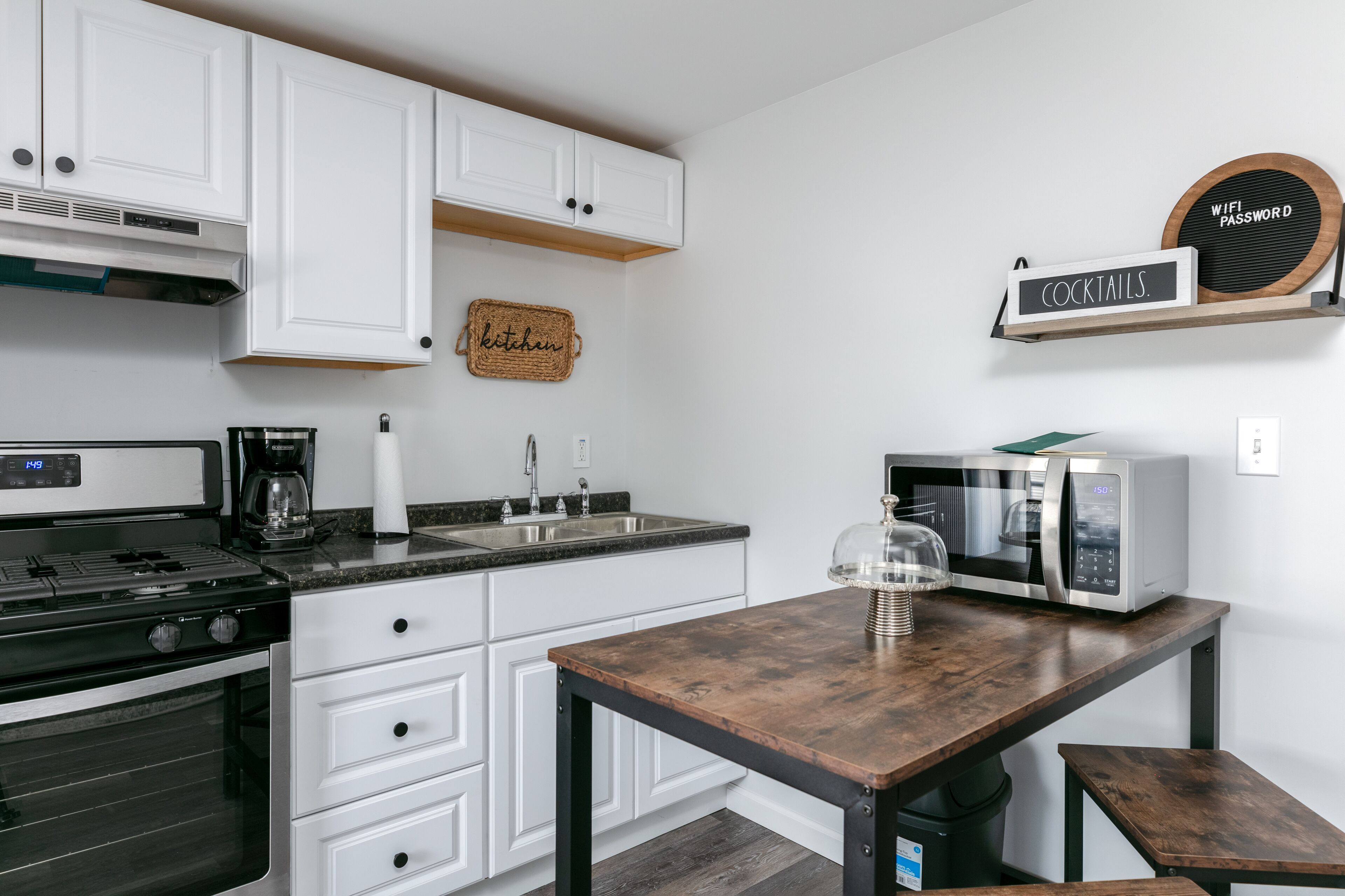 A Little Piece of Main Street 1 - Stylish Getaway