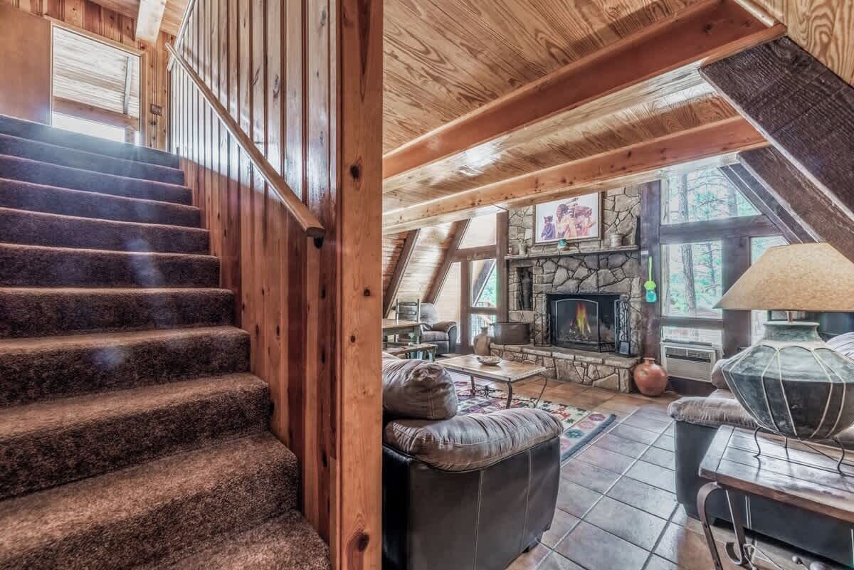 TV, fireplace, offices