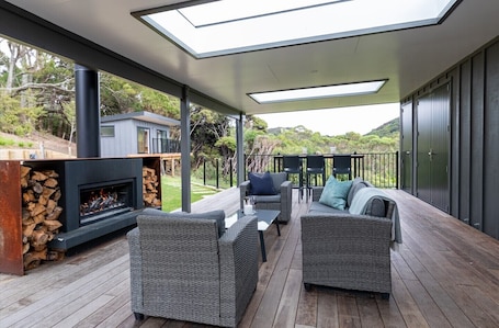 Property grounds. 175° East - Pitokuku House | Off Grid Luxury | Medlands Beach