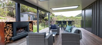 175° East - Pitokuku House