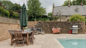 Outdoor dining - Plum Guide - Thyme & Sage (Cheltenham)
