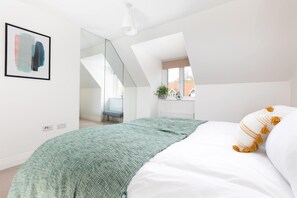 3 عدّة غرف نوم ومكواة/لوح كي