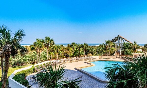 Outdoor pool, a heated pool