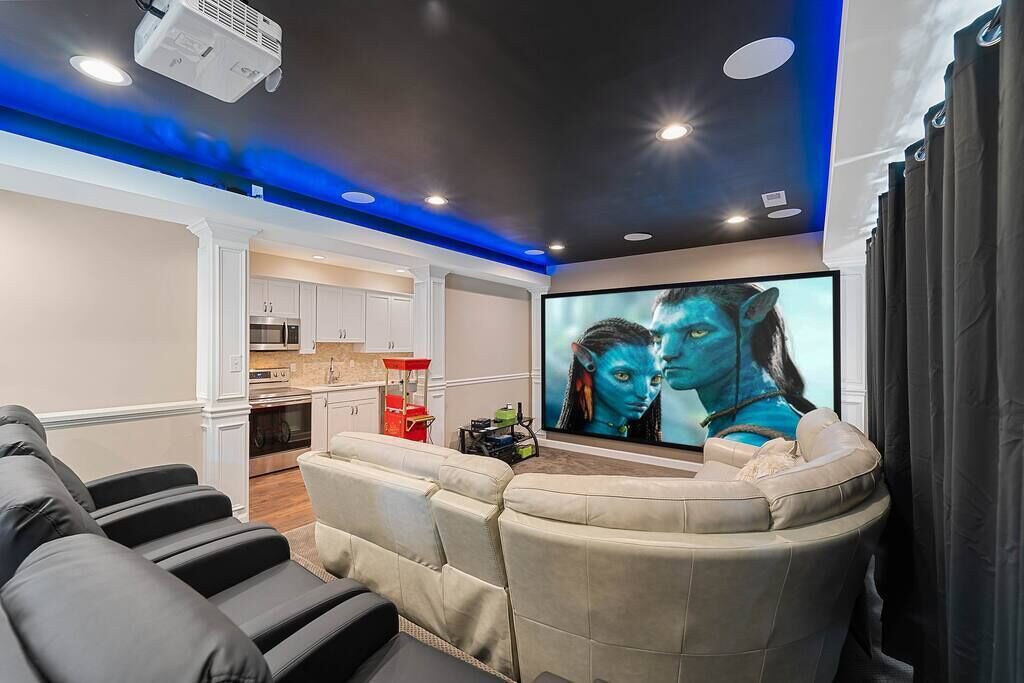 Cozy 2b/2b Spa 2 Steam Saunas Home Theater Gym