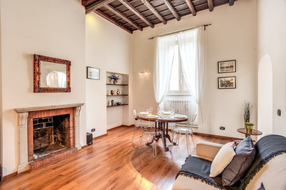 BRAND NEW BRIGHT & CHARMING FLAT