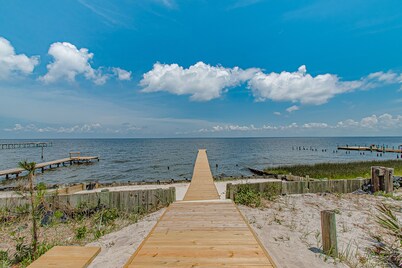 Sunsets and Relaxation await -  Spot of Sun Bay Cottage