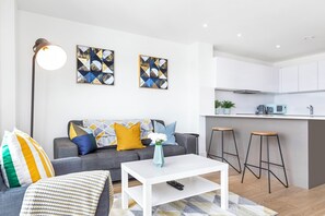 TV - Plum Guide - Goal's Keep (Wembley)