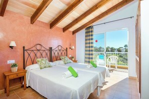 3 chambres, fer et planche à repasser, Wi-Fi gratuit, draps fournis