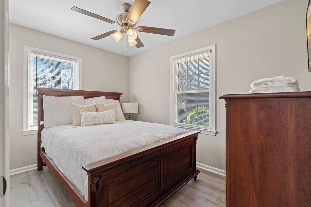 3 makuuhuonetta, silitysrauta/-lauta, Wi-Fi, vuodevaatteet