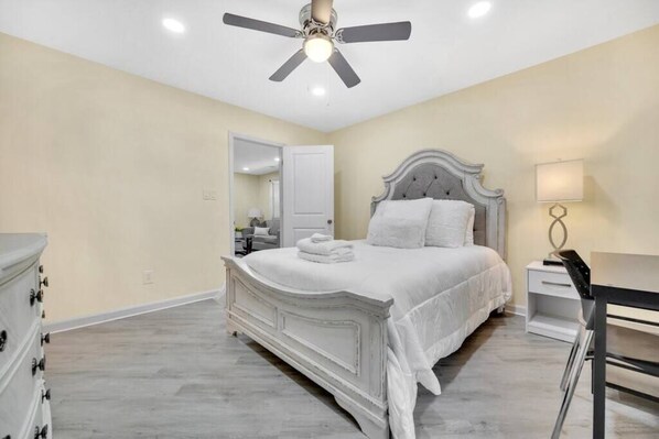 2 habitaciones, tabla de planchar con plancha, wifi y ropa de cama 