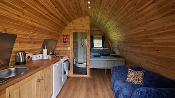 Cabin, 1 Queen Bed with Sofa bed | Private kitchen | Fridge, microwave, oven, stovetop