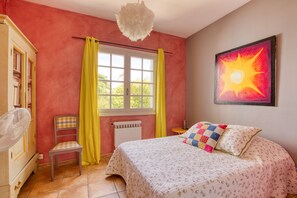 5 bedrooms, iron/ironing board, travel cot, free WiFi