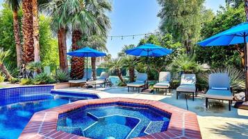 Kolam renang outdoor