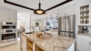 Microwave dan mesin pencuci piring