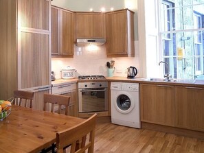 Dishwasher - Plum Guide - Old in New (Edinburgh)