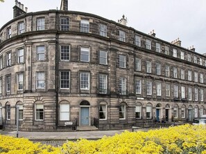 Exterior - Plum Guide - Old in New (Edinburgh)