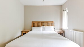 1 bedroom, iron/ironing board - Plum Guide - Nature's Own Garden (St Austell)