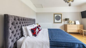 3 chambres, fer et planche Ă repasser