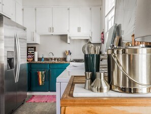 Microwave - Plum Guide - Pink Ladies (Charleston)