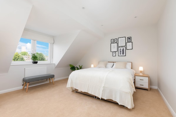 4 bedrooms, iron/ironing board