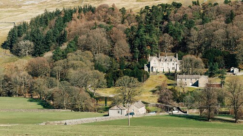 Plum Guide - The Riverside Cottage