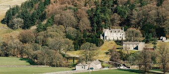 Plum Guide - The Riverside Cottage