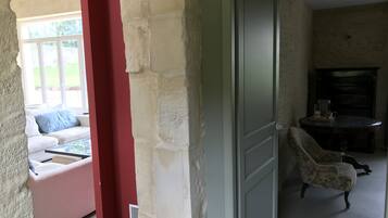 Traditional Suite, Ensuite, Garden View | Lobby