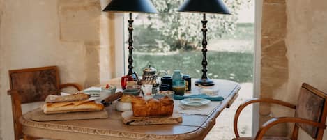 Traditional Suite, Ensuite, Garden View | Lounge