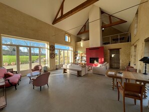 Traditional Suite, Ensuite, Garden View | Lounge