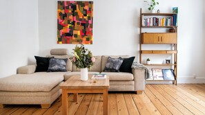 Living area - Plum Guide - Forest Clearing (Copenhagen)