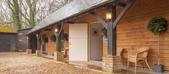 Plum Guide - Strong and Stables