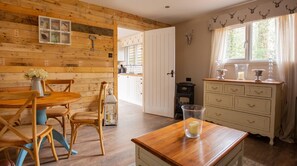 Microwave - Plum Guide - Strong and Stables (Pulborough)