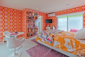 4 bedrooms, iron/ironing board