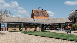 Exterior - Plum Guide - Dovesong (Chipping Campden)