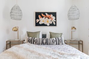 5 chambres, fer et planche à repasser