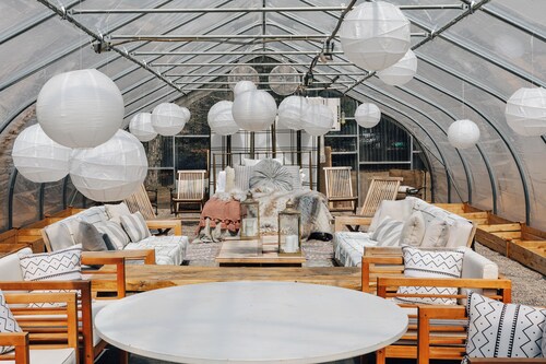 Plum Guide - Aspen Glass