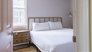 Room - Plum Guide - The Personal Touch (Charleston)